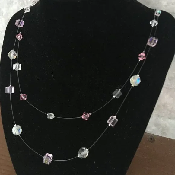 Floating Necklace - Picture 1 of 3